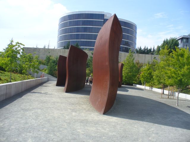 Twisted Metal Statue